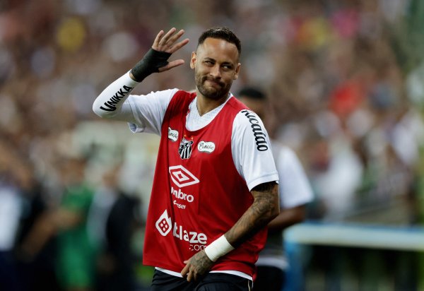 Pakistani media: Santos is evaluating whether to renew Neymar, both financial and competitive