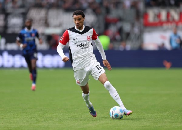 Post: Chelsea is not close to signing Ekitic, Frankfurt still priced at 84 million pounds