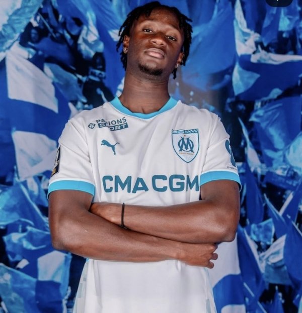 Reporter: Sassuolo is about to sign Marseille midfielder Conne, with a loan of +12.5 million euros forced to buy out