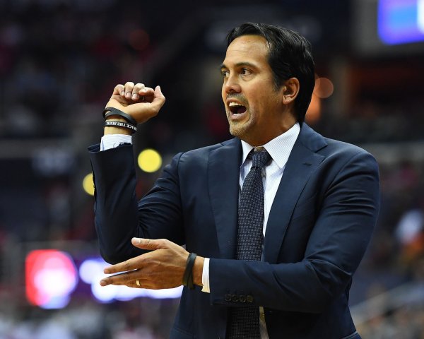 Wade: 11 years of Mavericks have been working together for a long time & coaches are in charge, while the Heat are still exploring, Spoon is only in the third grade